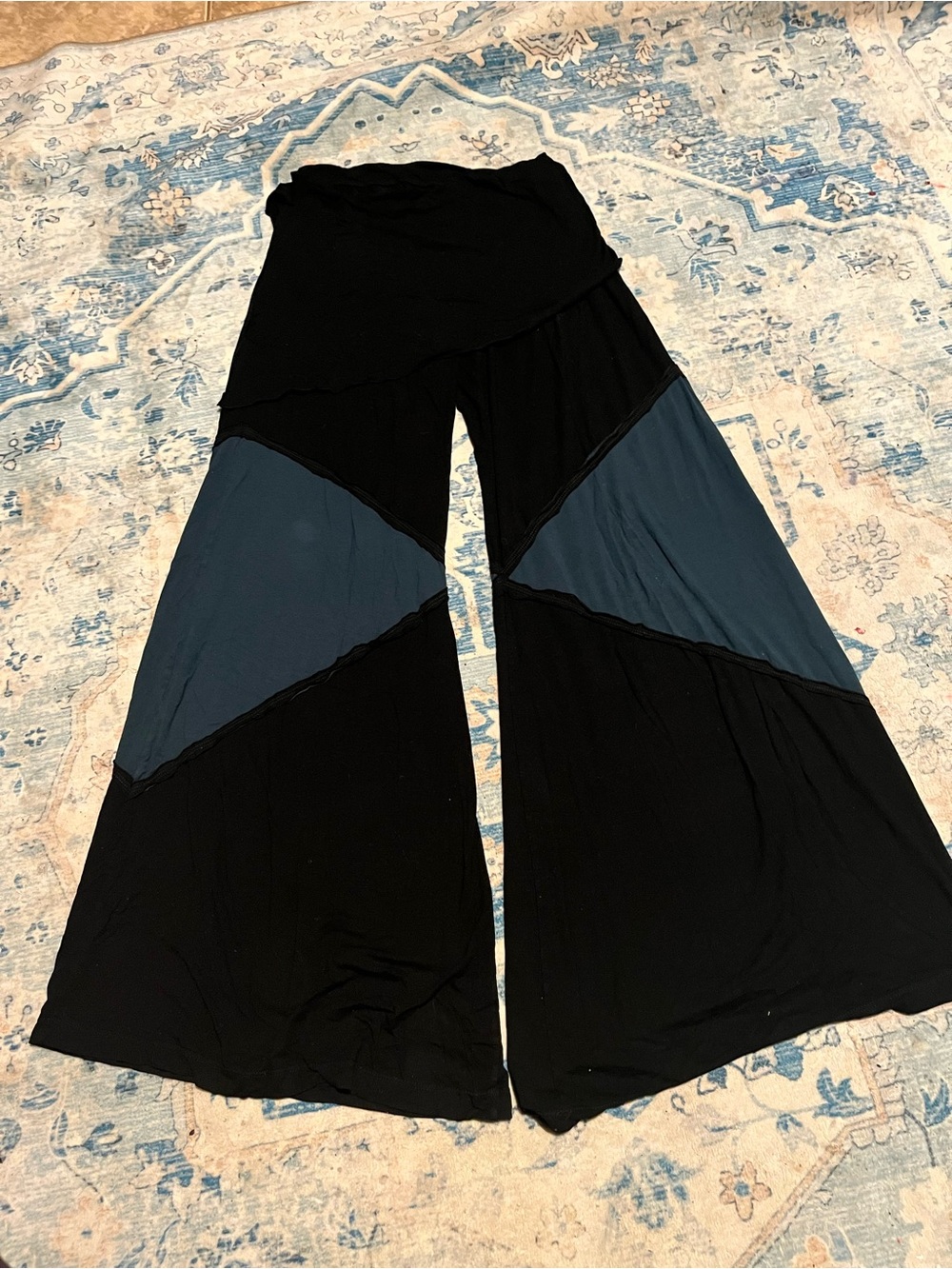 High-Waist Wide Leg Colorblock Palazzo Pants - Black & Teal Blue